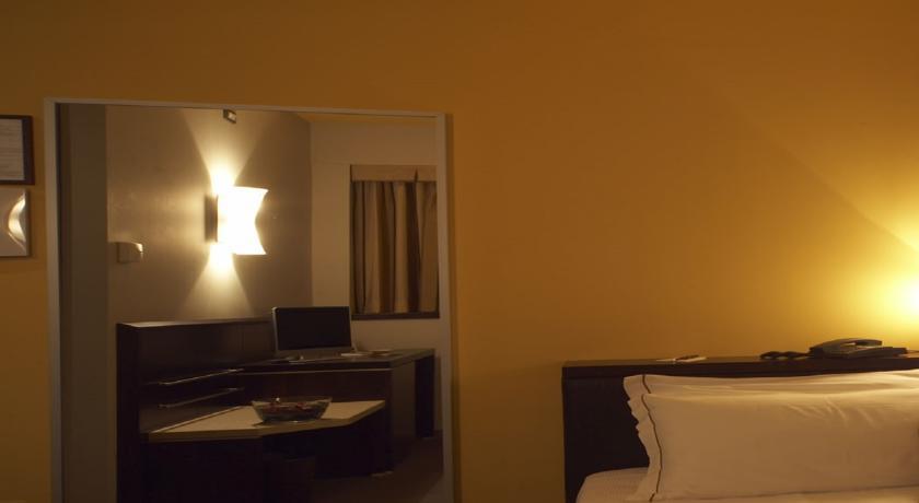 Hotel Montini Linate Airport Peschiera Borromeo Eksteriør billede
