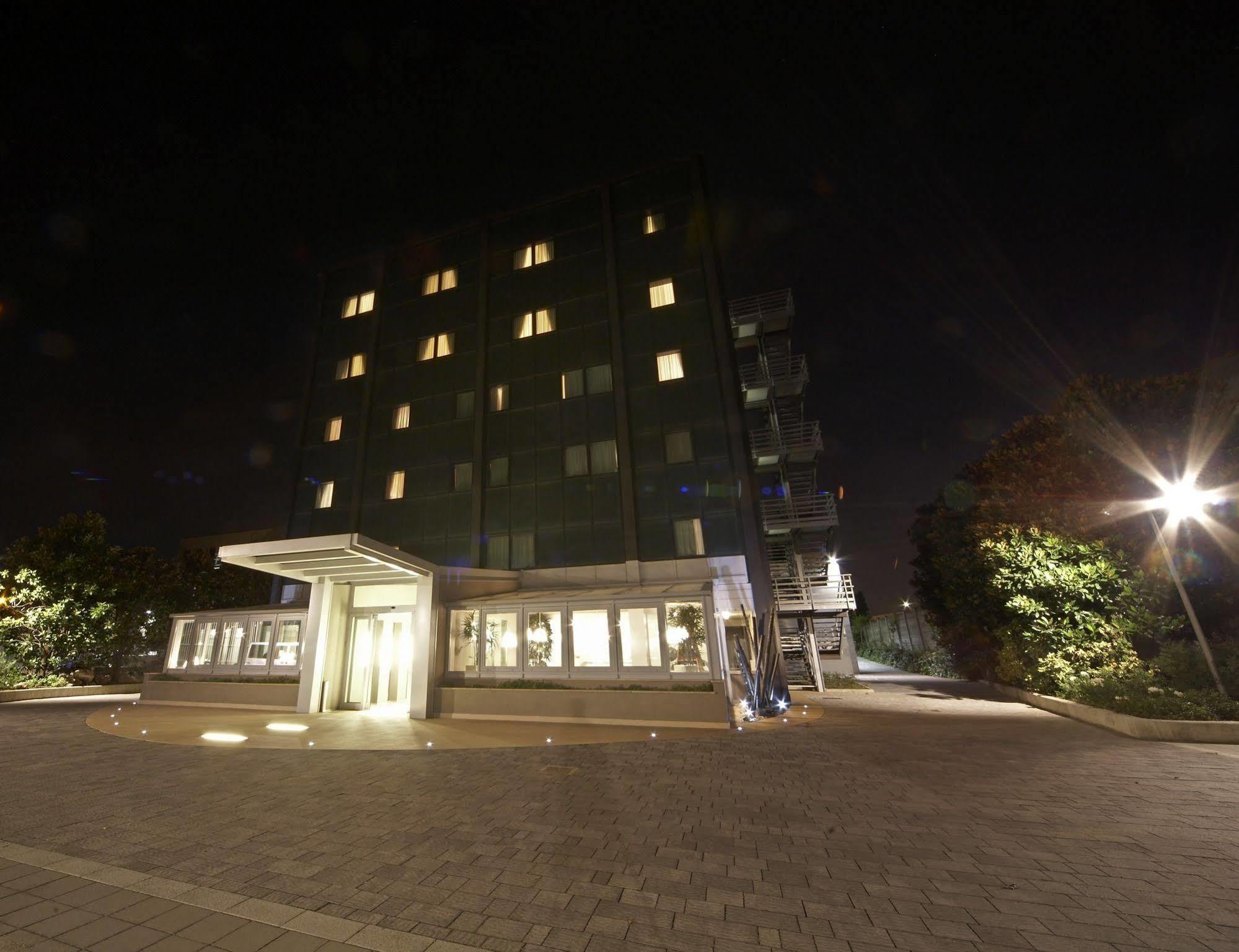 Hotel Montini Linate Airport Peschiera Borromeo Eksteriør billede